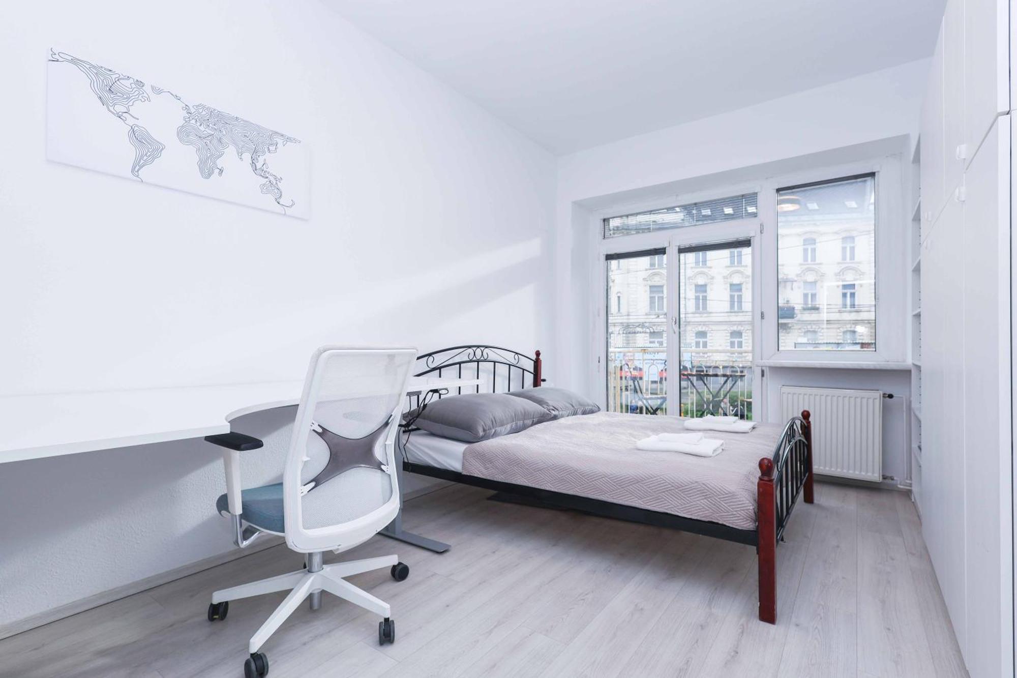 Charming Old Town Family Retreat Apartment Братислава Екстериор снимка