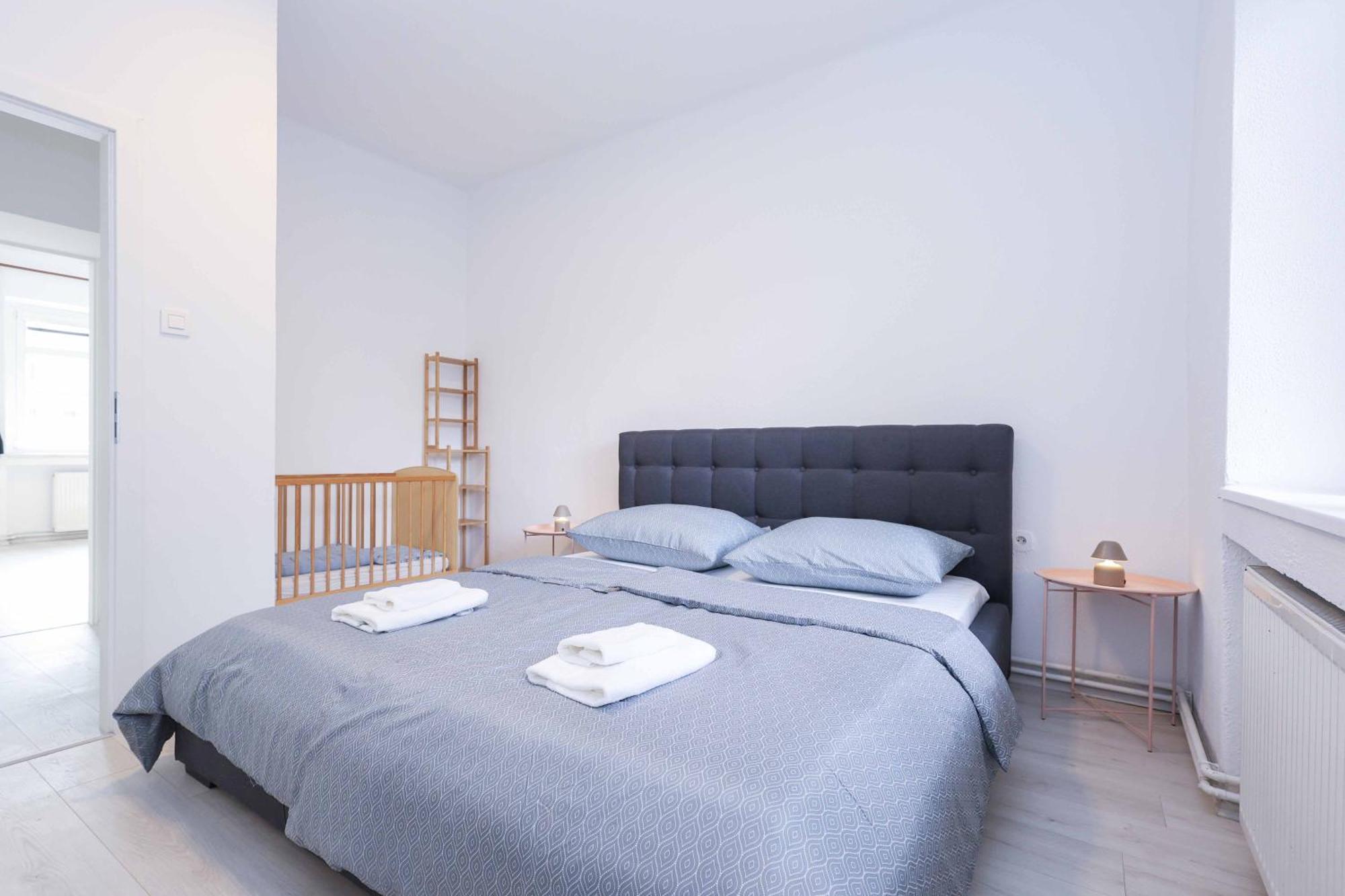 Charming Old Town Family Retreat Apartment Братислава Екстериор снимка