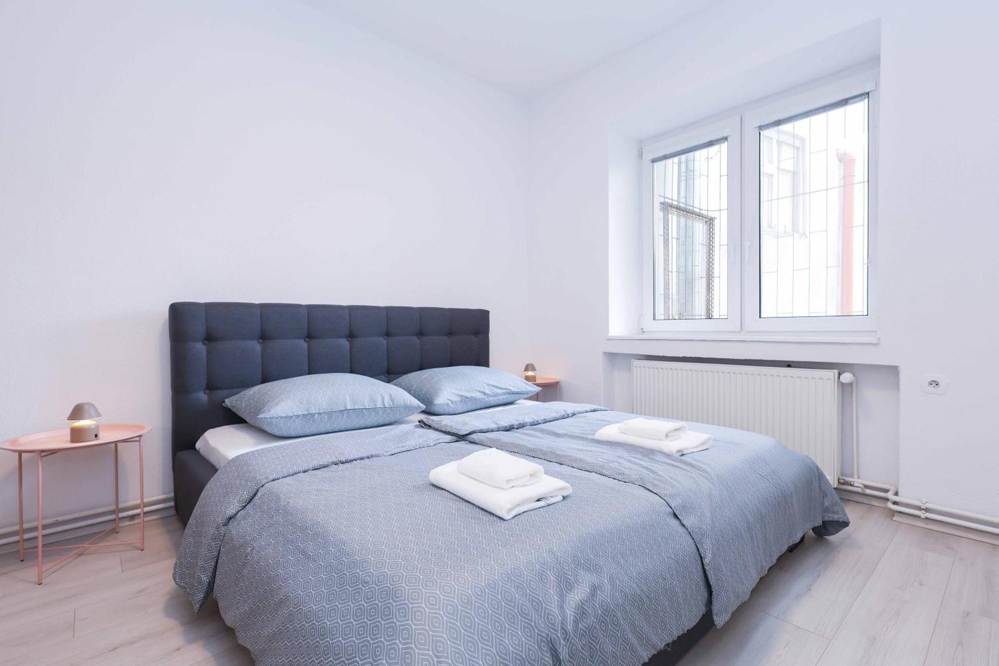 Charming Old Town Family Retreat Apartment Братислава Екстериор снимка